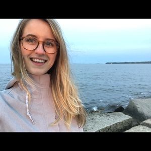 Meet your Posher, Alesha